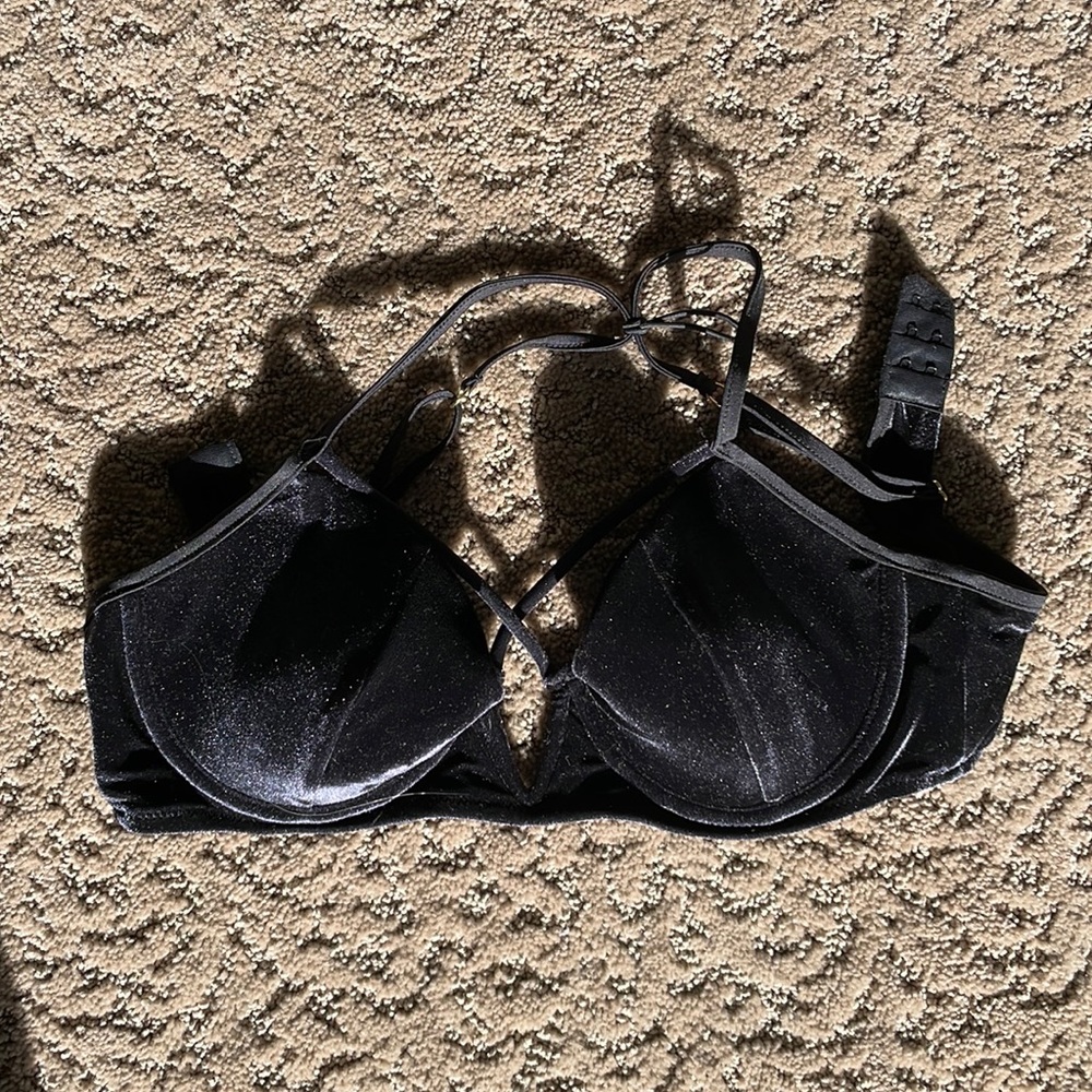 Beach bunny black velvet top